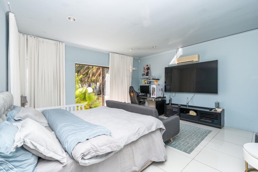 6 Bedroom Property for Sale in Welgelegen Western Cape